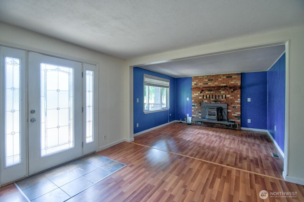 12515 Hubbard Road Southeast Rainier, WA 98576 - Photo 4 of 24 Gallery Image 4