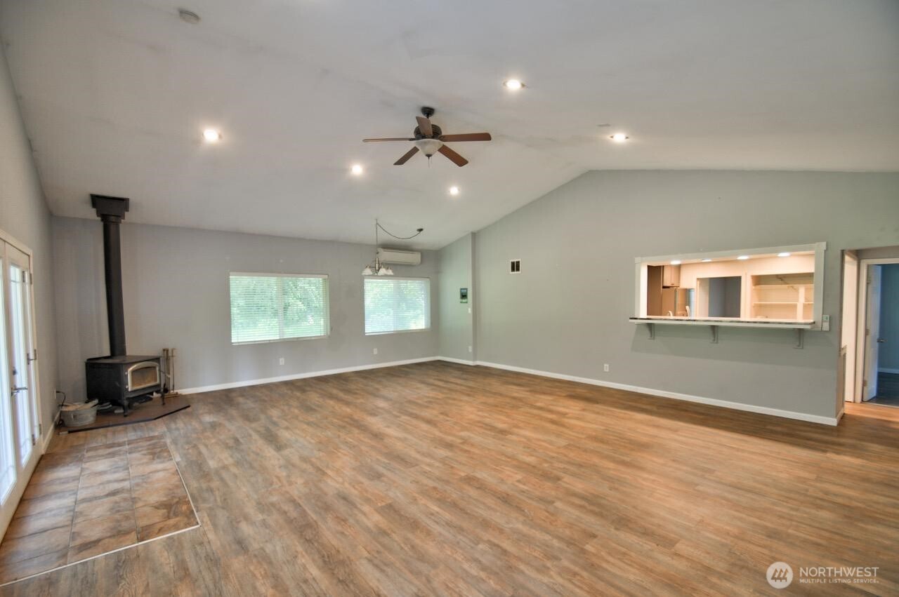 12515 Hubbard Road Southeast Rainier, WA 98576 - Photo 8 of 24 Gallery Image 8