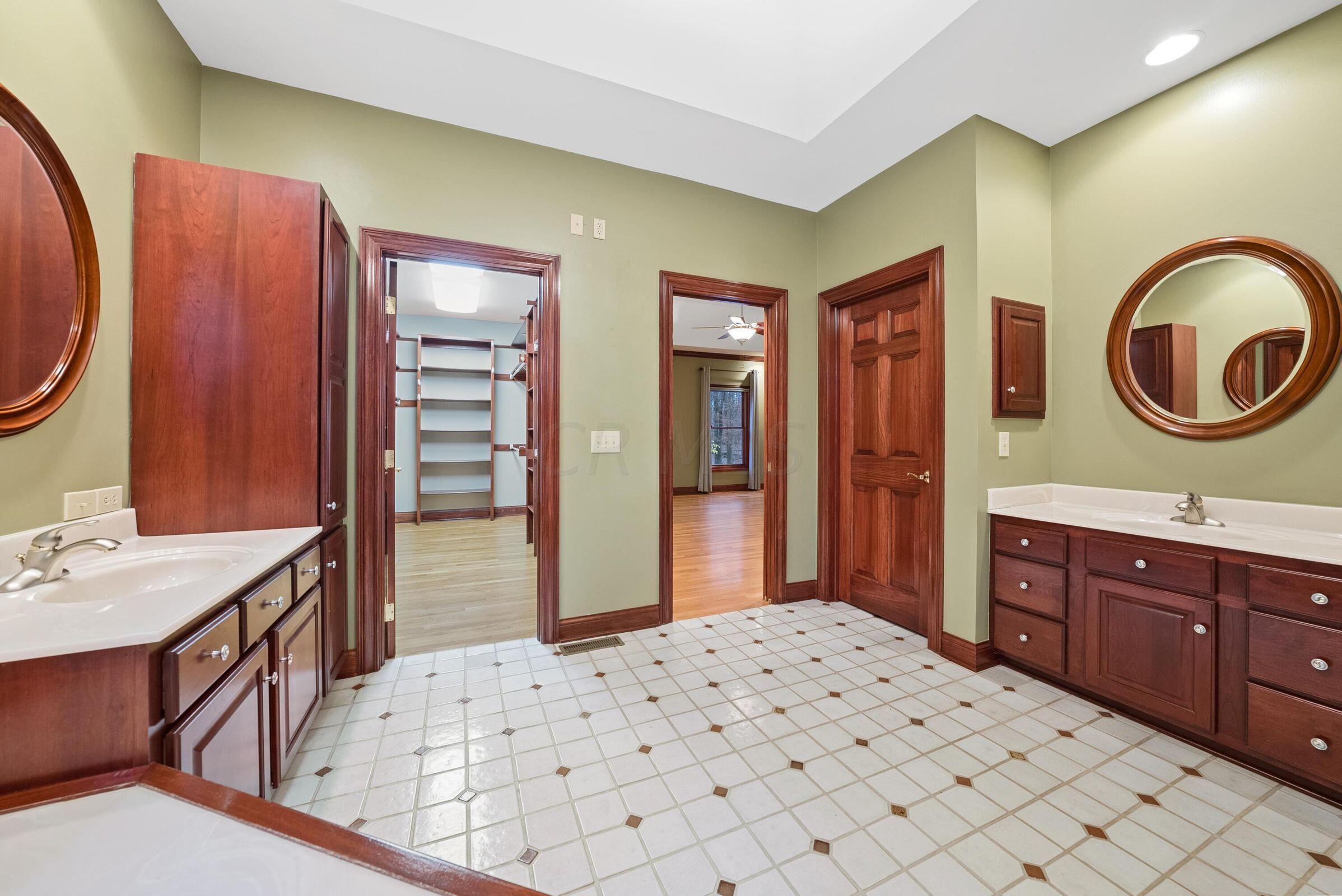 11244 Orchard Road Galena, OH 43021 - Photo 40 of 70 Walk-In Closet with Organizers