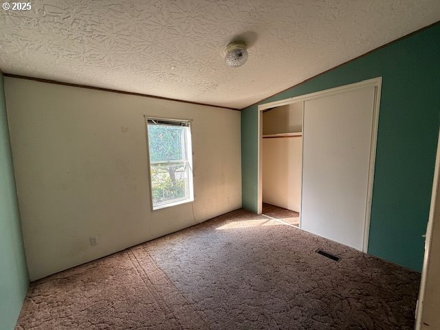 903 Cook Street Myrtle Creek, OR 97457 - Photo 15 of 20 a view of empty room with window
