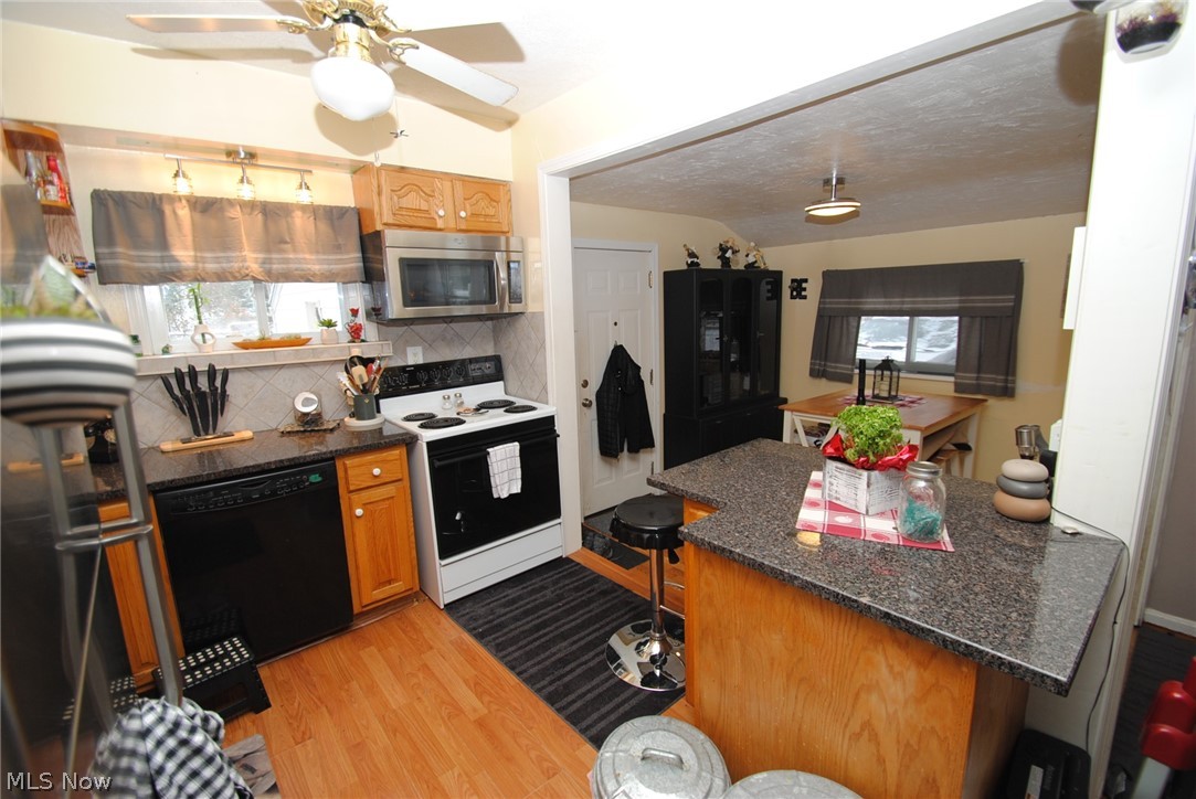 714 Grayton Road Berea, OH 44017 - Photo 7 of 16 Gallery Image 7
