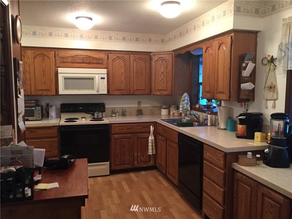 134 Gassman Road Castle Rock, WA 98611 - Photo 3 of 15 Gallery Image 3