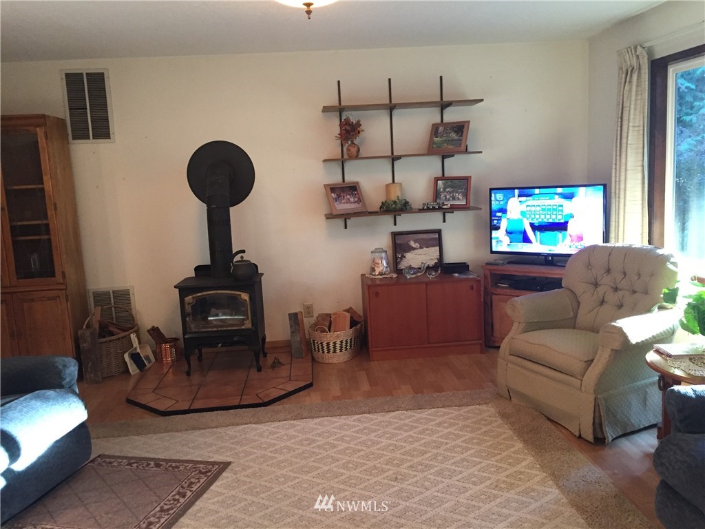 134 Gassman Road Castle Rock, WA 98611 - Photo 6 of 15 Gallery Image 6