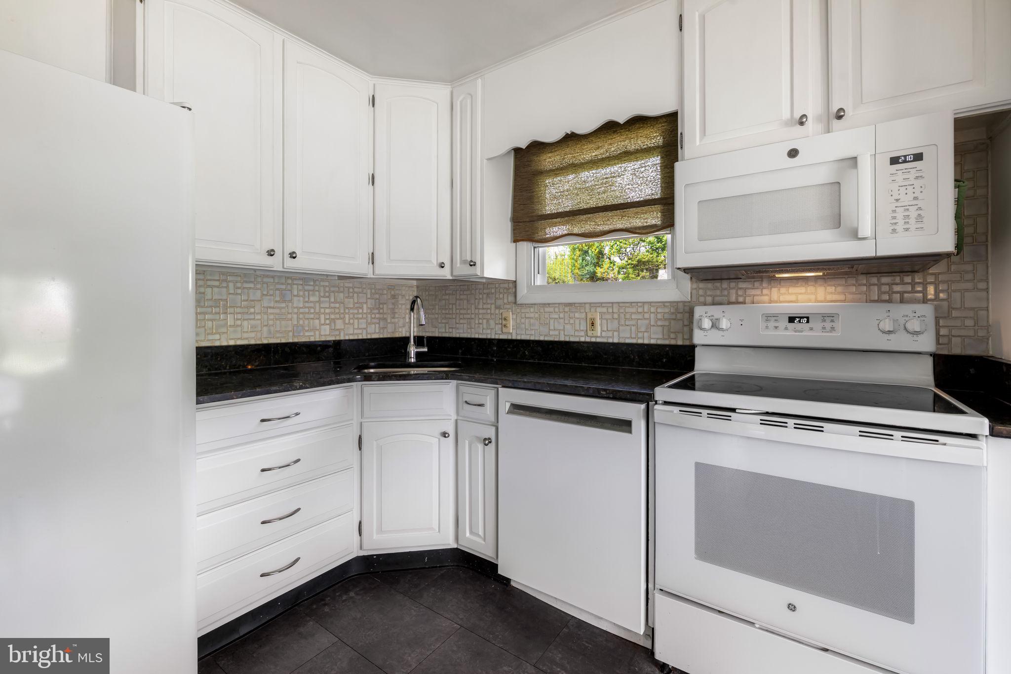 1907 Logwind Road Baltimore, MD 21228 - Photo 22 of 48