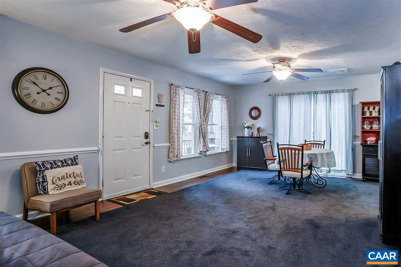 1 Dogleg Road Palmyra, VA 22963 - Photo 5 of 19 a living room with furniture and a window