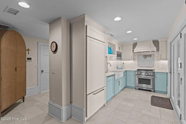 $5,500,000 | 241 West First Street, Ocean Isle Beach, NC 28469