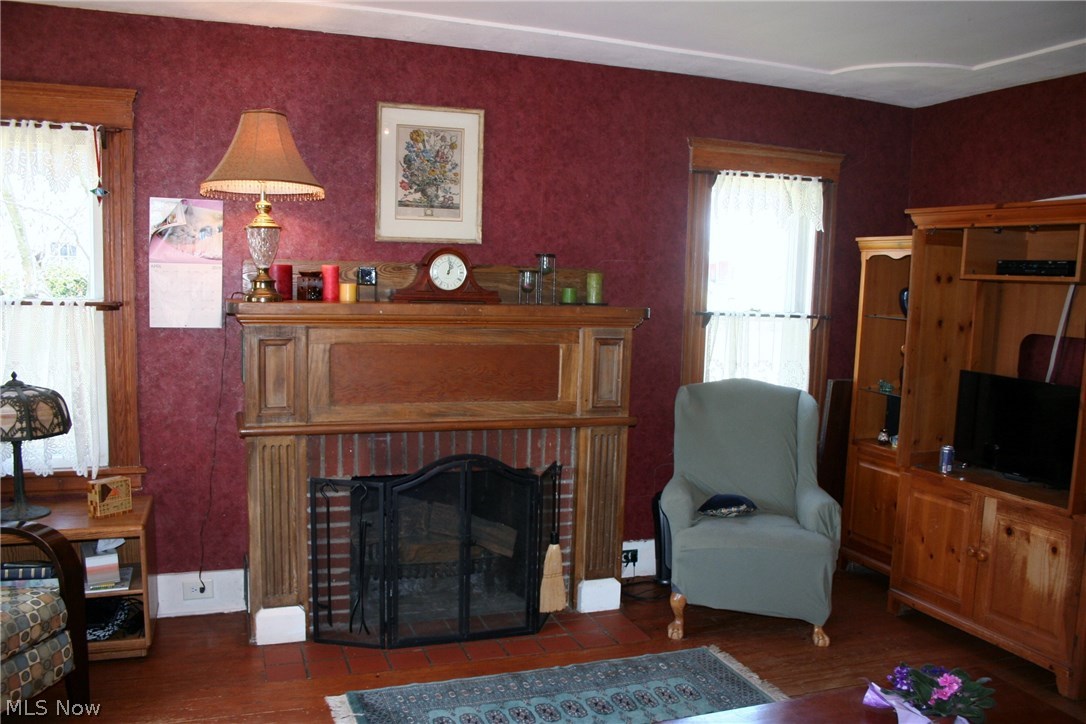 4811 Detroit Road Sheffield Lake, OH 44054 - Photo 5 of 35 Living Room