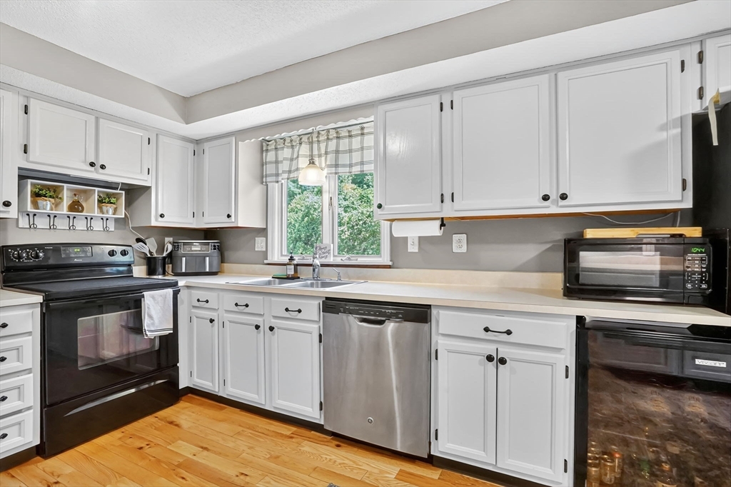 419 Southwick Road, Unit M56 Westfield, MA 01085 - Photo 17 of 39 Gallery Image 17