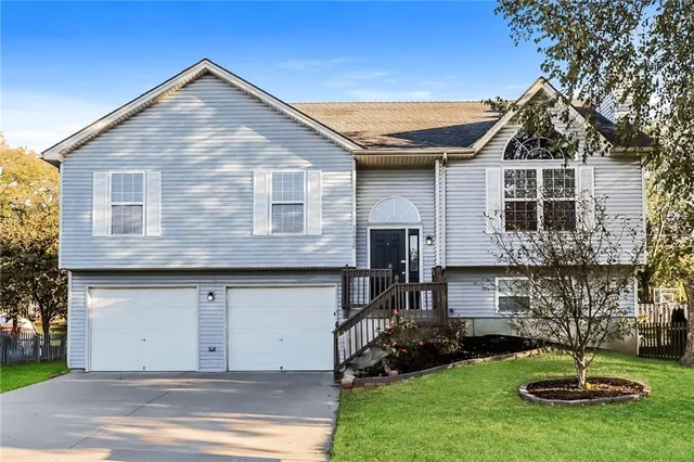 $3,025 | 10926 Rowland Avenue, Kansas City, KS 66109