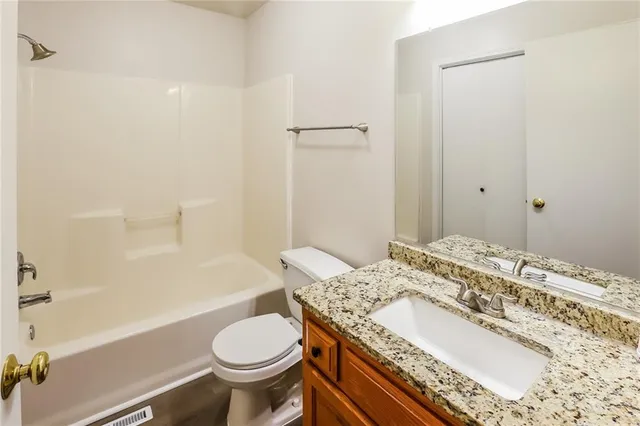 $3,025 | 10926 Rowland Avenue, Kansas City, KS 66109