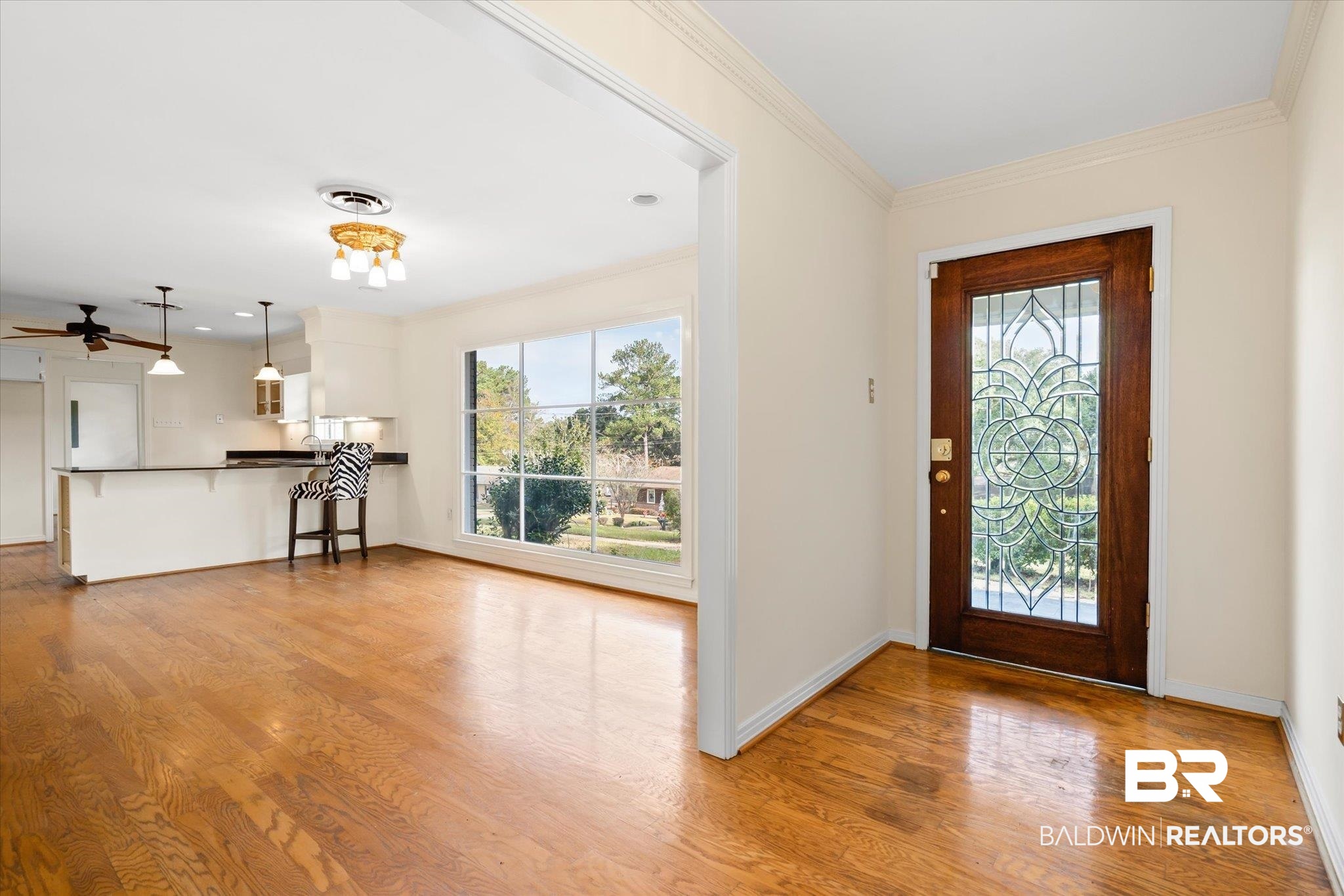 3807 Hillcrest Lane Mobile, AL 36693 - Photo 3 of 28 Foyer