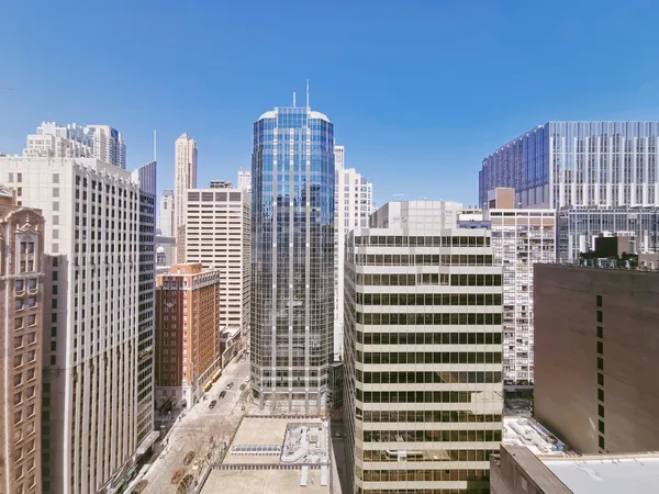 $2,400 | 211 East Ohio Street, Unit 2407, Chicago, IL 60611