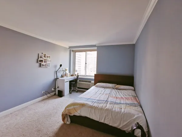 $2,400 | 211 East Ohio Street, Unit 2407, Chicago, IL 60611