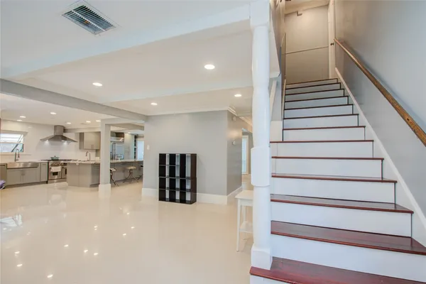 a view of entryway and hall