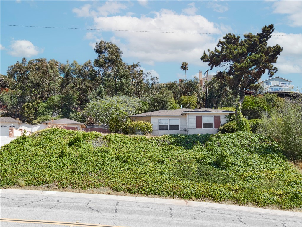 5320 Linda Drive Torrance, CA 90505 - Photo 1 of 15 a view of a back yard