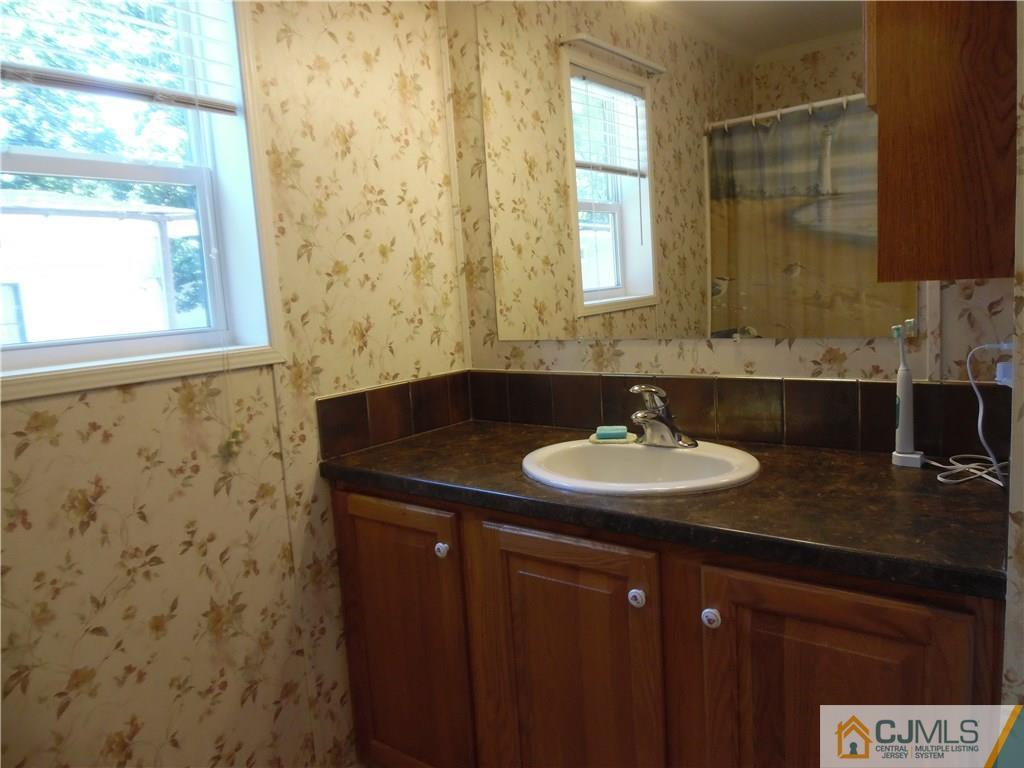33 Burns Road North Brunswick, NJ 08902 - Photo 14 of 15 Gallery Image 14