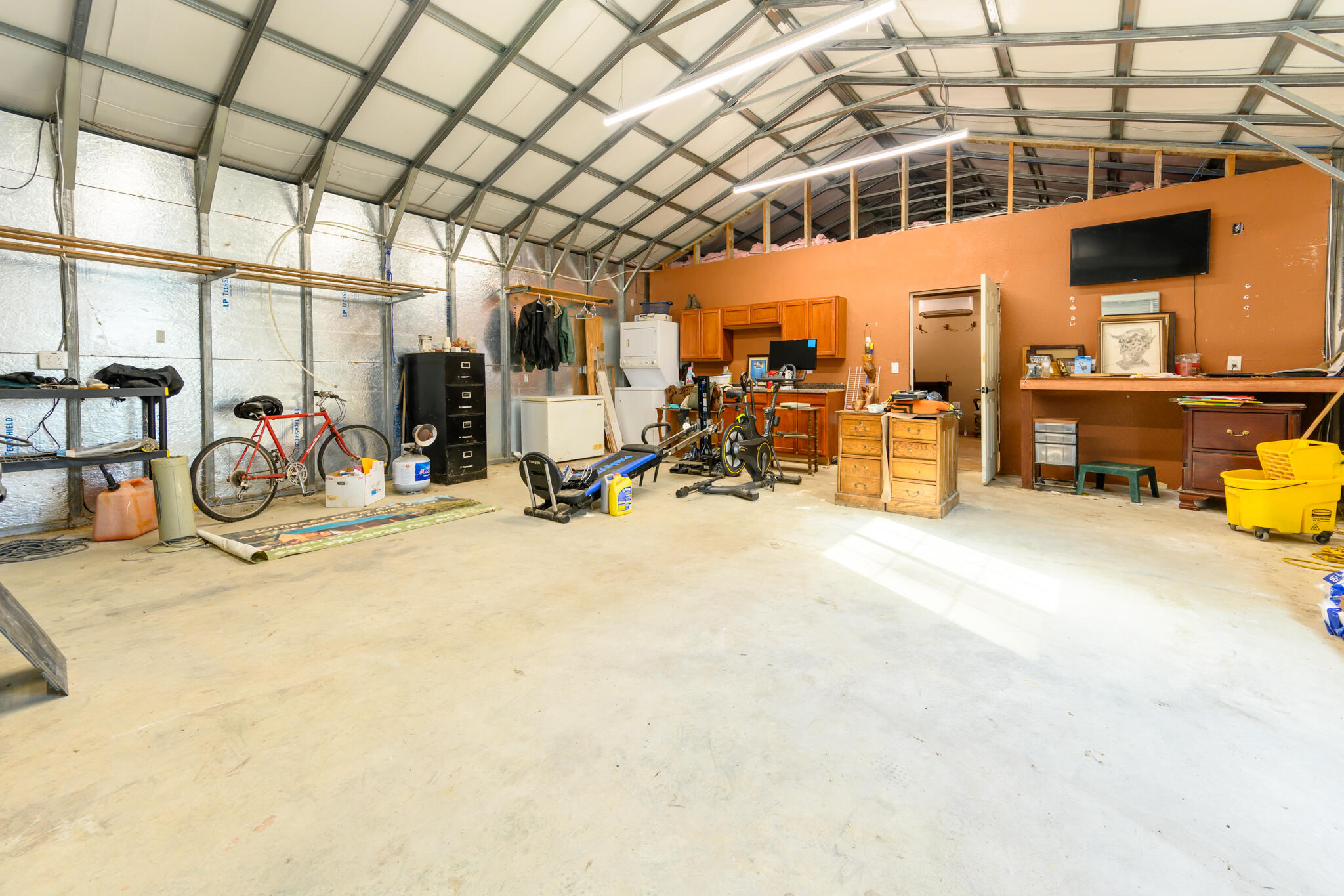 40 Lewiston Turnpike Road Lewiston, CA 96052 - Photo 27 of 38 Garage Workshop