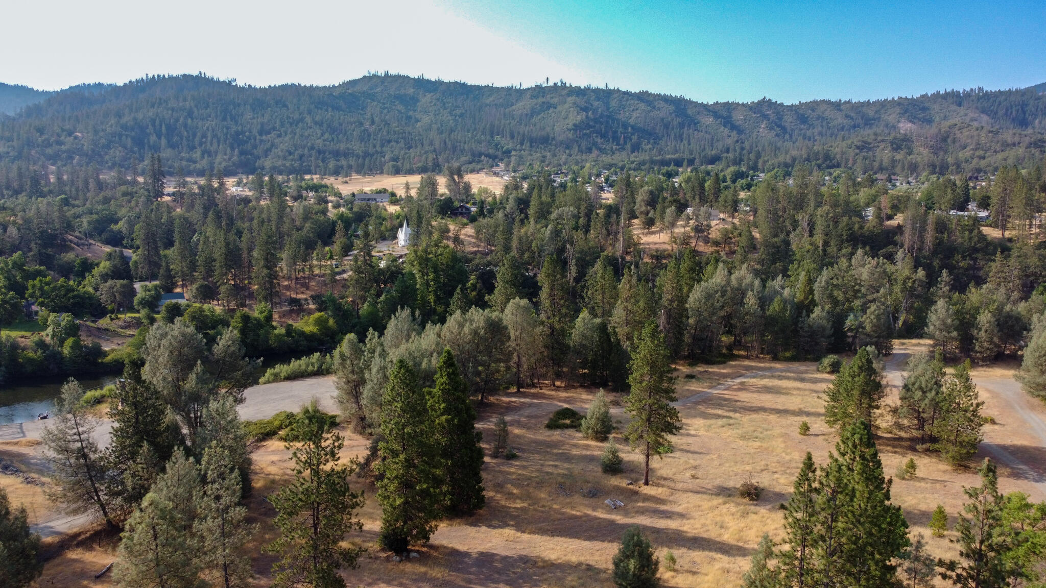 40 Lewiston Turnpike Road Lewiston, CA 96052 - Photo 5 of 38 River Access