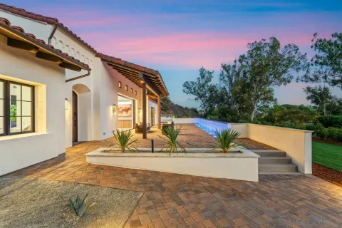 $9,395,000 | 5758 Las Palomas, Rancho Santa Fe, CA 92067