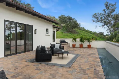 $8,995,000 | 5758 Las Palomas, Rancho Santa Fe, CA 92067