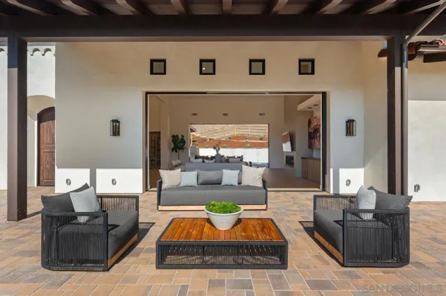 $9,395,000 | 5758 Las Palomas, Rancho Santa Fe, CA 92067