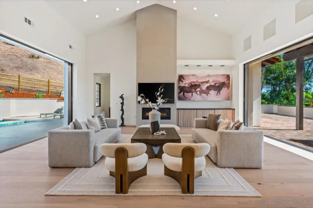 $9,395,000 | 5758 Las Palomas, Rancho Santa Fe, CA 92067