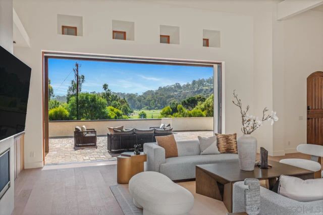 $8,995,000 | 5758 Las Palomas, Rancho Santa Fe, CA 92067