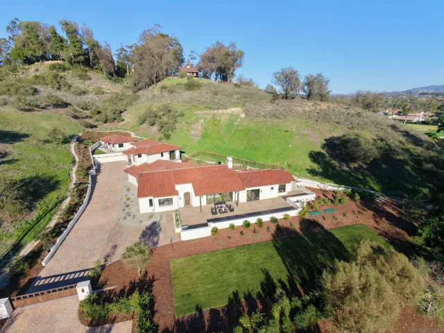 $9,395,000 | 5758 Las Palomas, Rancho Santa Fe, CA 92067