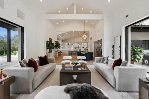 $8,995,000 | 5758 Las Palomas, Rancho Santa Fe, CA 92067