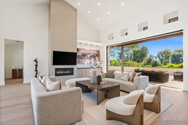 $9,395,000 | 5758 Las Palomas, Rancho Santa Fe, CA 92067