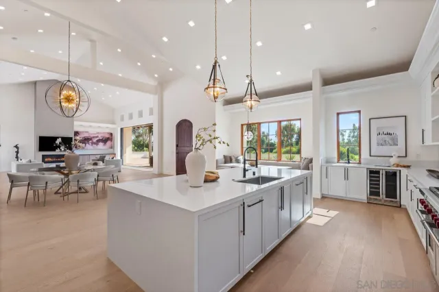 $9,395,000 | 5758 Las Palomas, Rancho Santa Fe, CA 92067
