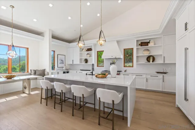 $9,395,000 | 5758 Las Palomas, Rancho Santa Fe, CA 92067