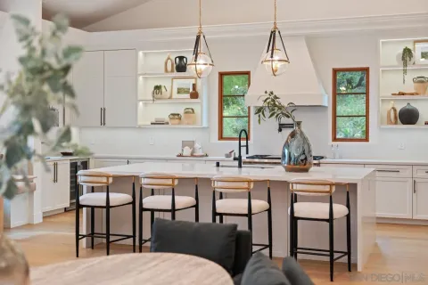 $8,995,000 | 5758 Las Palomas, Rancho Santa Fe, CA 92067