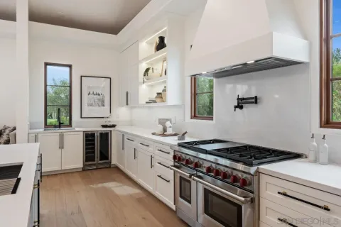 $8,995,000 | 5758 Las Palomas, Rancho Santa Fe, CA 92067