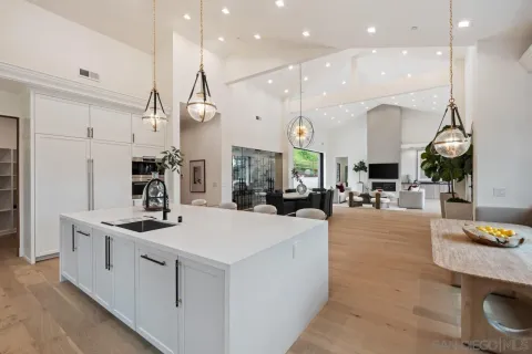 $8,995,000 | 5758 Las Palomas, Rancho Santa Fe, CA 92067