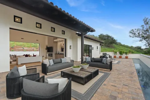 $8,995,000 | 5758 Las Palomas, Rancho Santa Fe, CA 92067