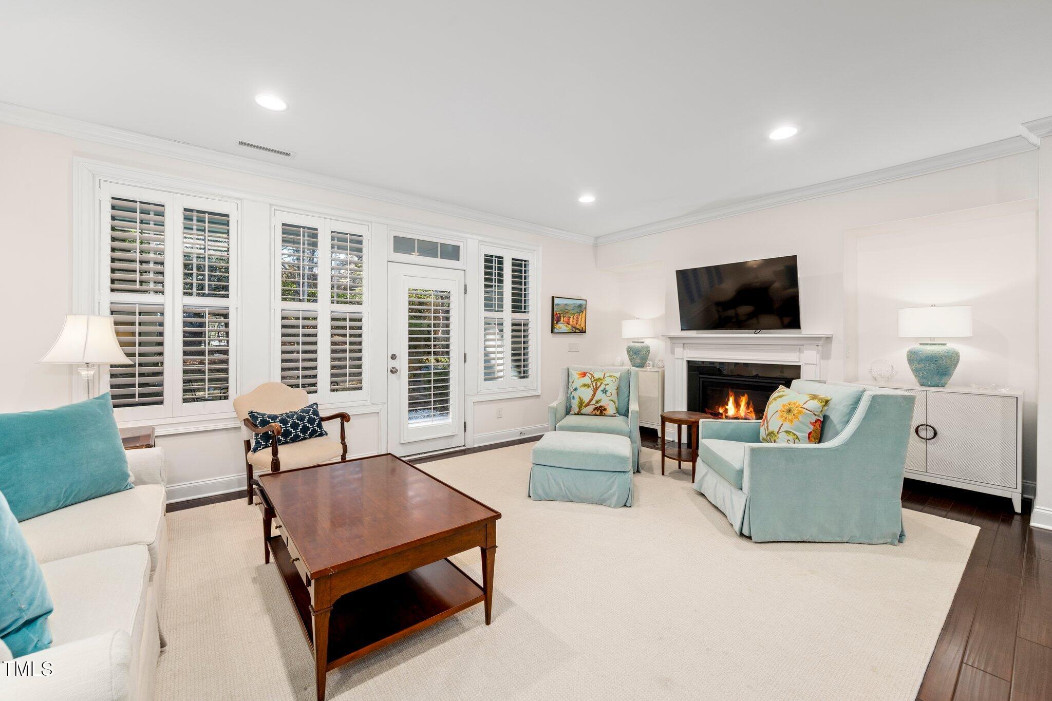 512 Fallon Grove Way Raleigh, NC 27608 - Photo 5 of 34 Elegant Living Room