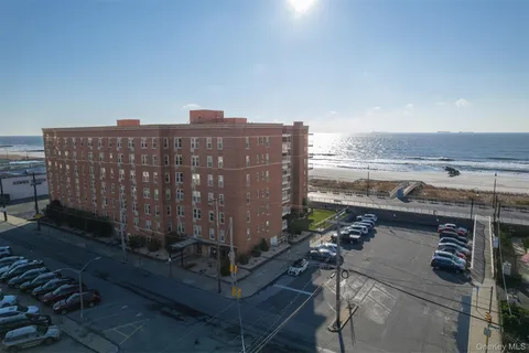 $529,000 | 560 West Broadway, Unit 4G, Long Beach, NY 11561
