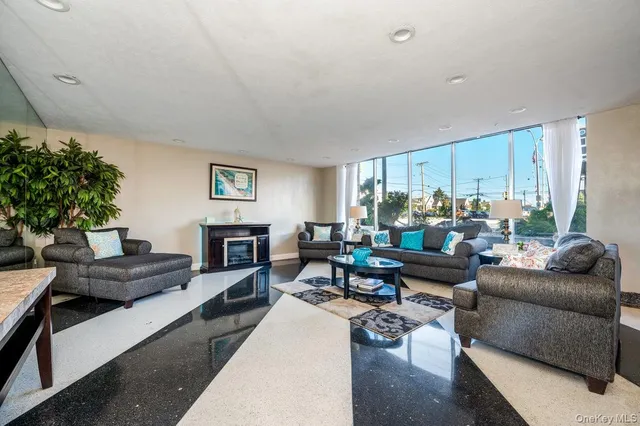 $529,000 | 560 West Broadway, Unit 4G, Long Beach, NY 11561