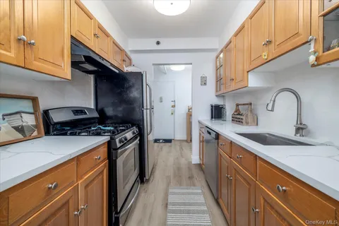 $529,000 | 560 West Broadway, Unit 4G, Long Beach, NY 11561