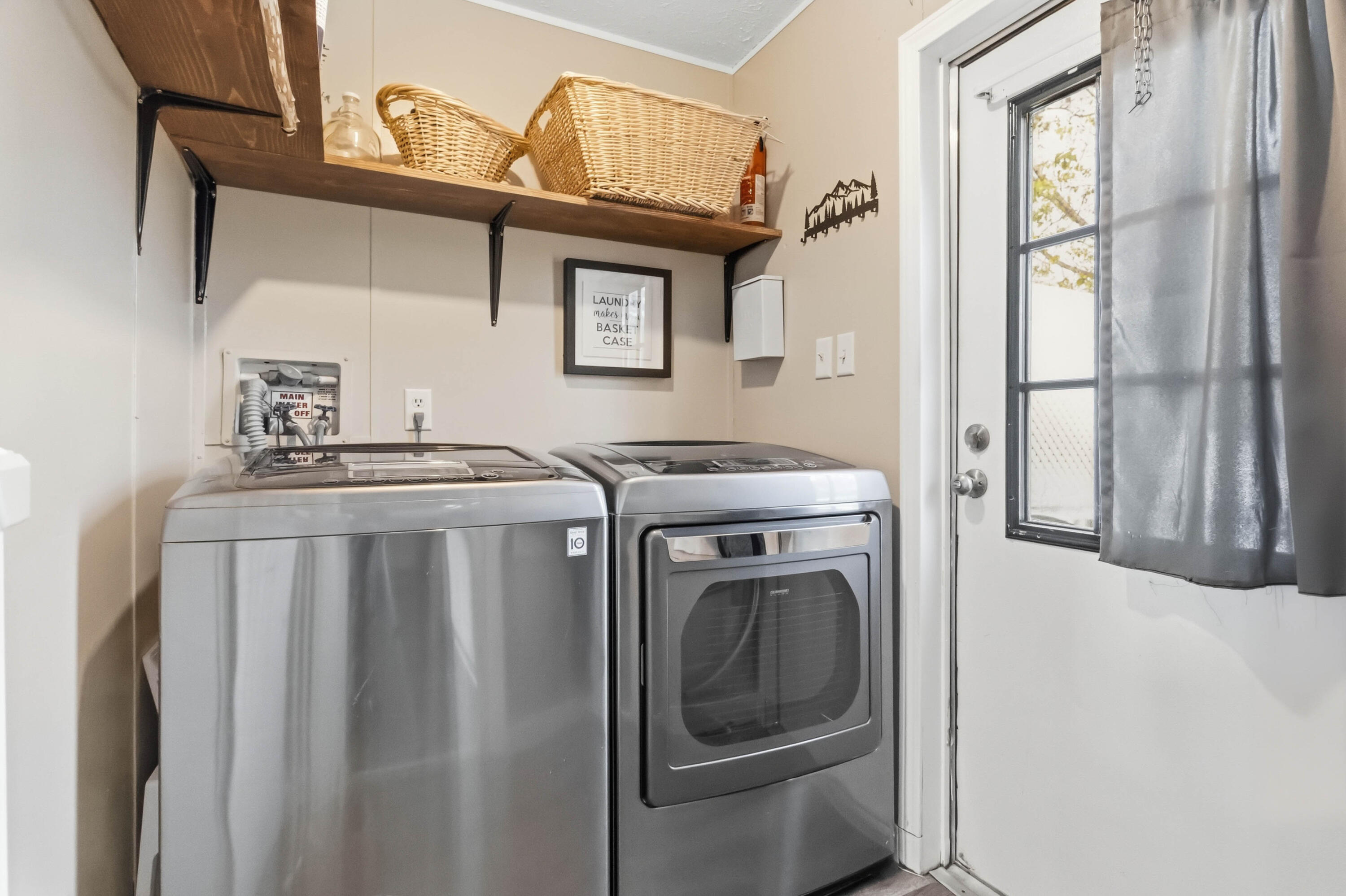 186 George Ln Road Lancaster, KY 40444 - Photo 10 of 26 Laundry Room