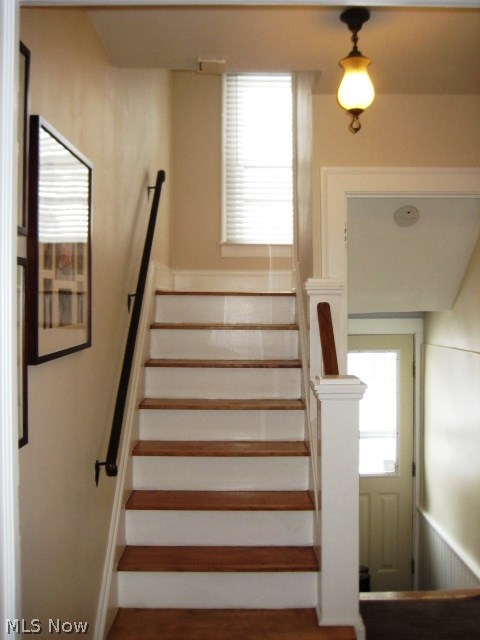 3366 Avalon Road Cleveland, OH 44120 - Photo 13 of 25 STAIRWAY LEADING TO THE 2ND FLOOR*