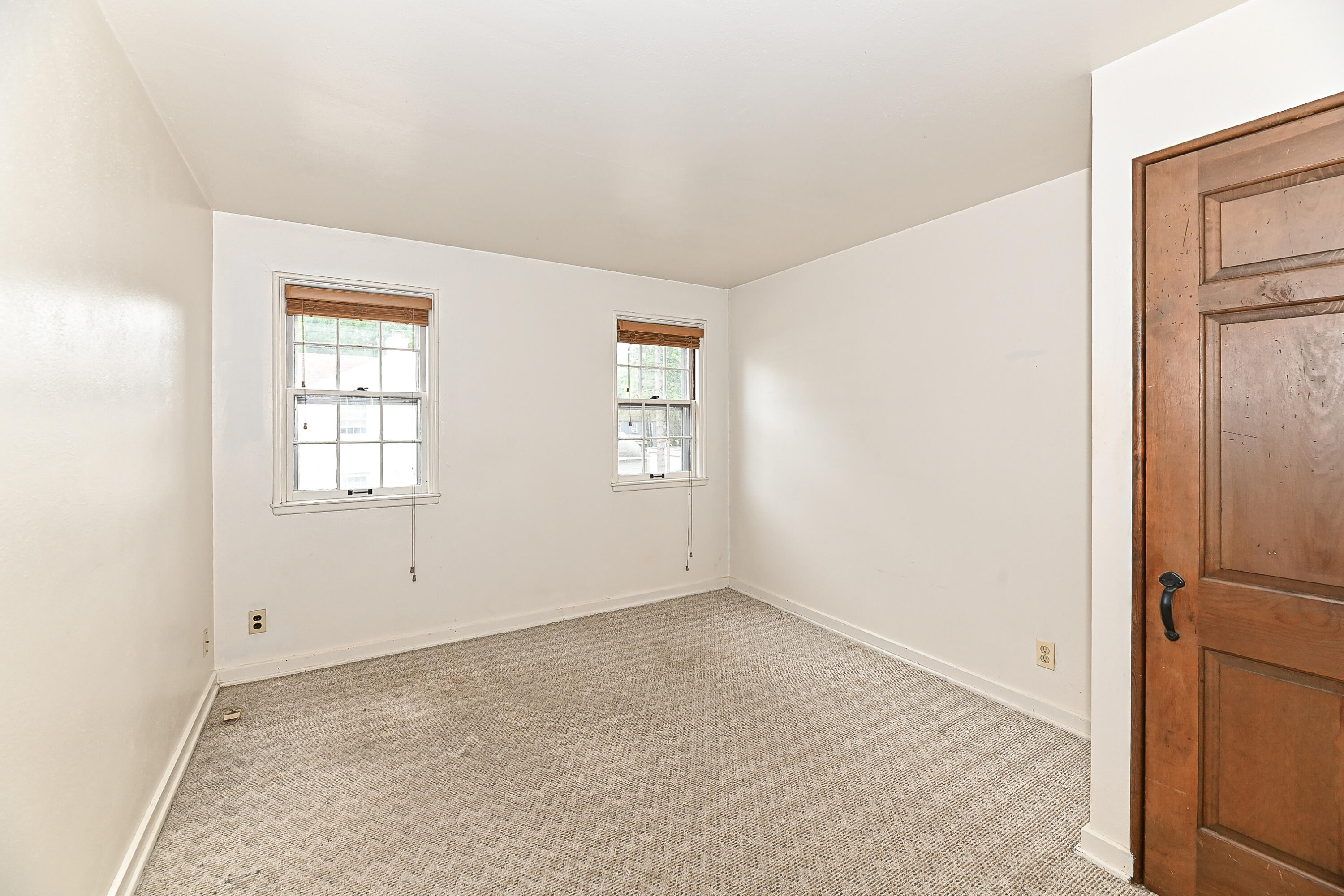 5905 Dendron Lane Greendale, WI 53129 - Photo 17 of 27 Dendron-19