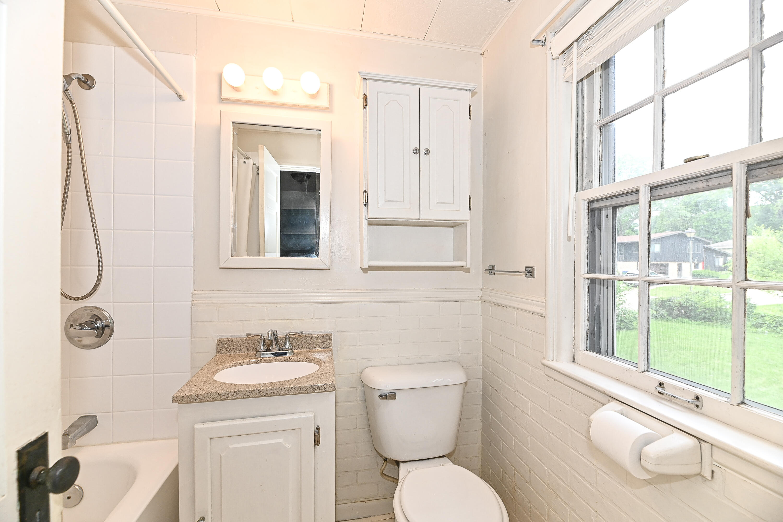 5905 Dendron Lane Greendale, WI 53129 - Photo 19 of 27 Dendron-21