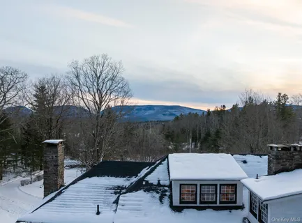 a view of outdoor space and city view