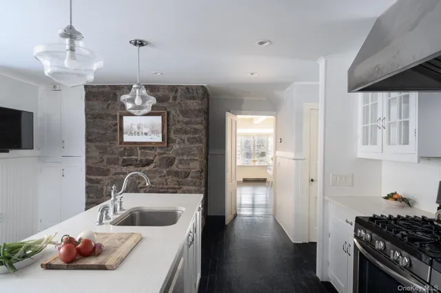 $1,800,000 | 948 County Route 25, Tannersville, NY 12485