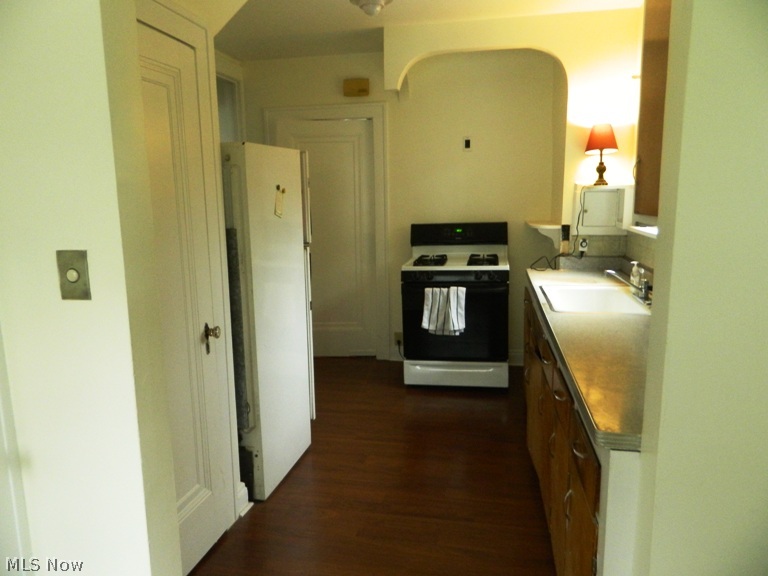 4012 Ardmore Road Cleveland Heights, OH 44121 - Photo 3 of 15
