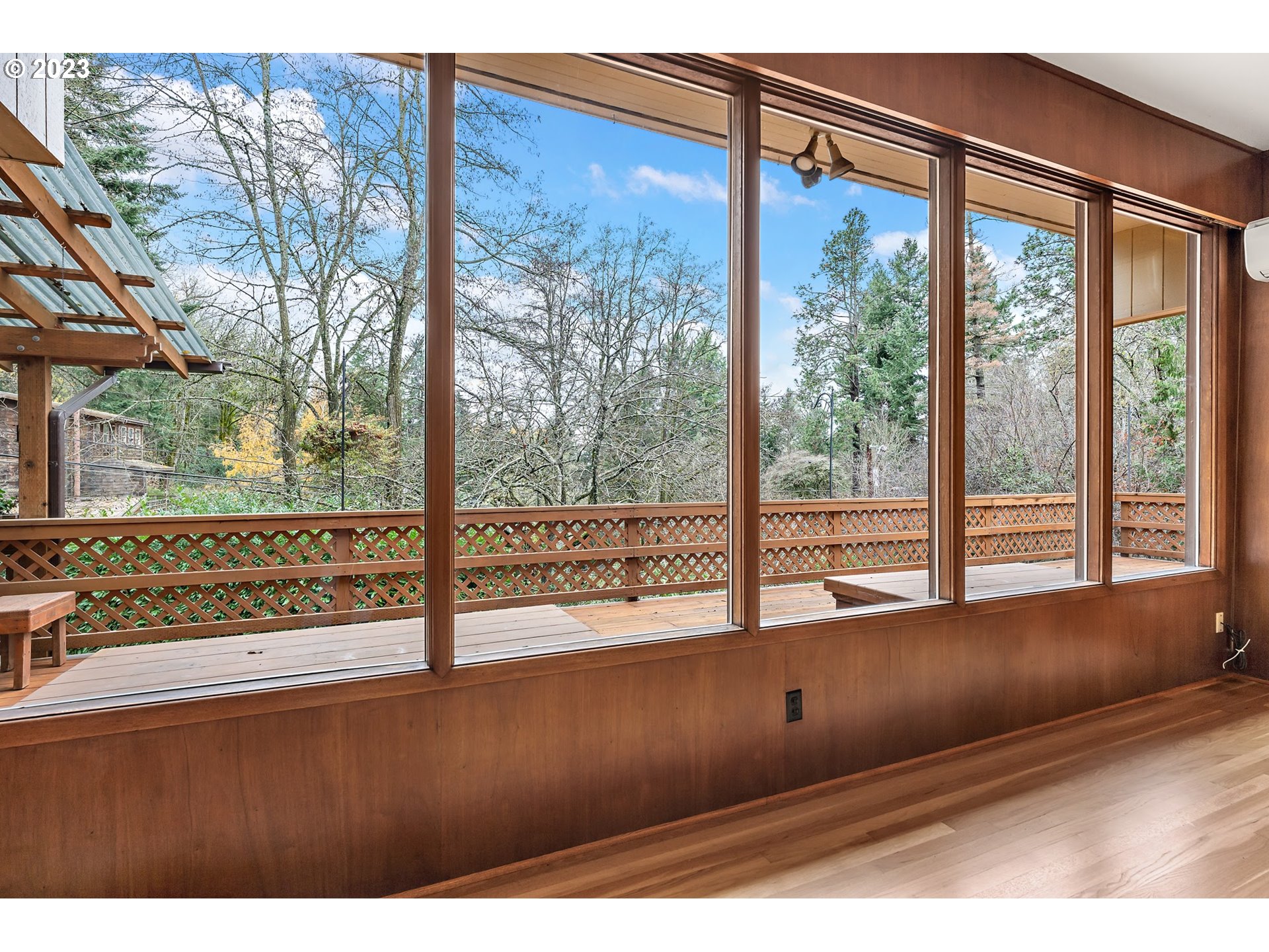 2435 Southwest Dakota Street Portland, OR 97239 - Photo 11 of 47