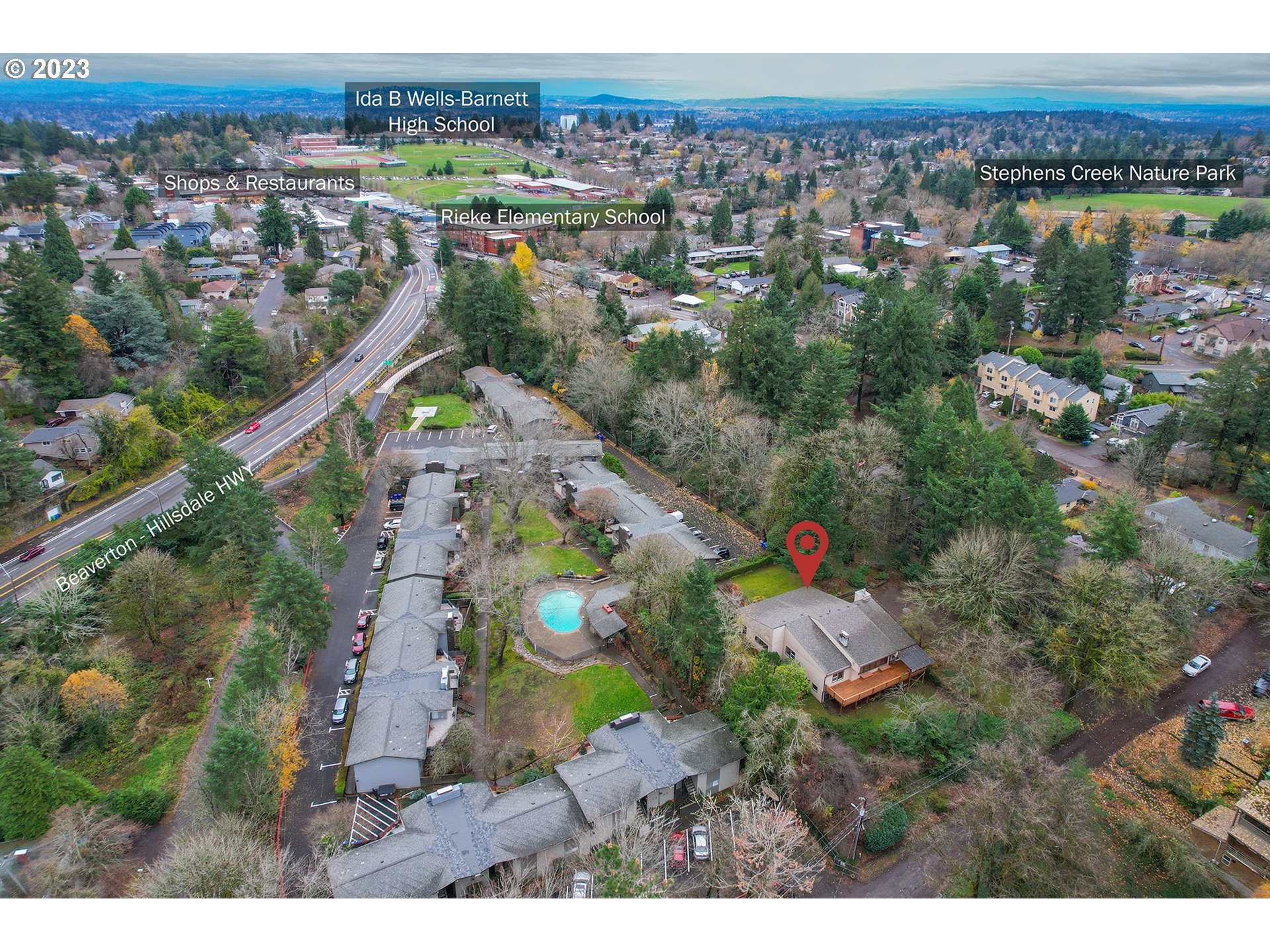 2435 Southwest Dakota Street Portland, OR 97239 - Photo 5 of 47 a view of a city