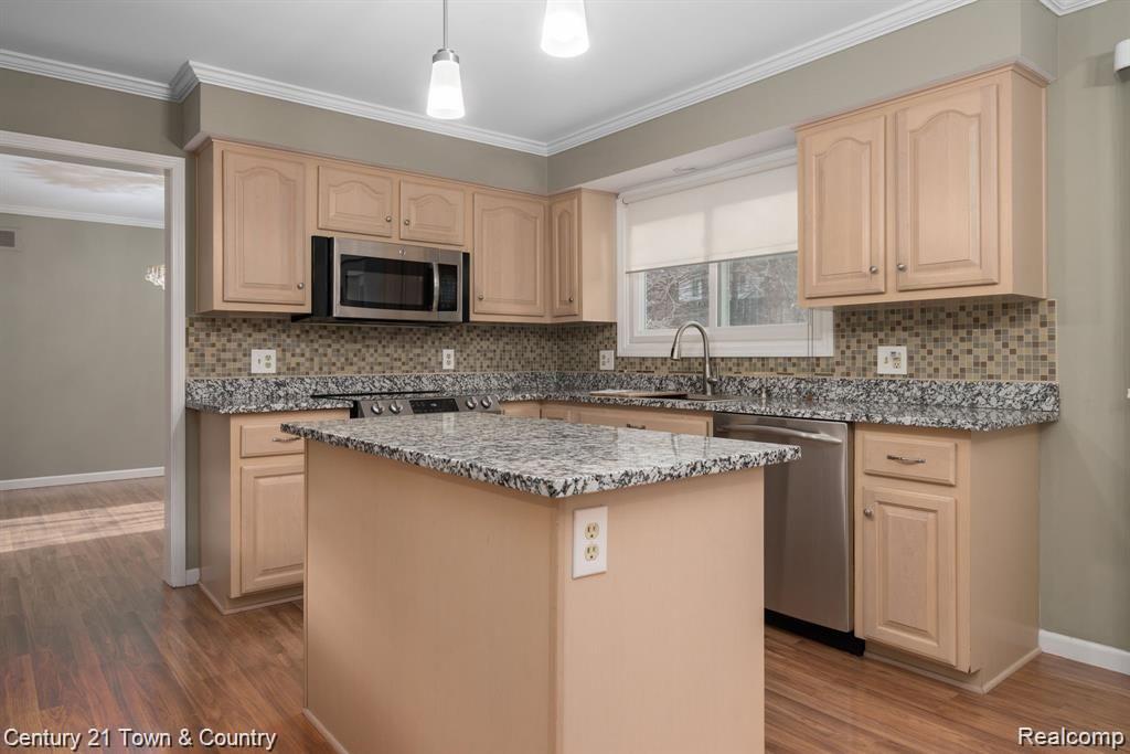 1275 Cobridge Drive Rochester Hills, MI 48306 - Photo 9 of 39